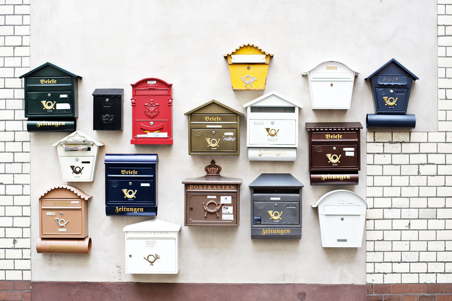 Boutique Hotel in Berlin: Michelberger Hotel - Colorful mailboxes in the courtyard
