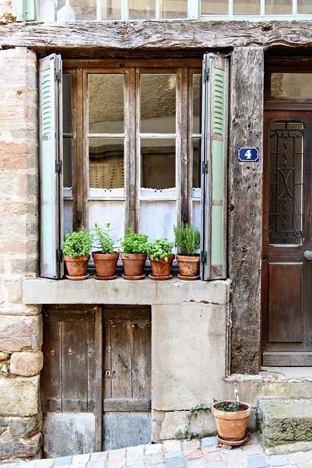 File:Maison, rue Gaby Furnestin à Uzerche (Corrèze, 19) - 01.jpg