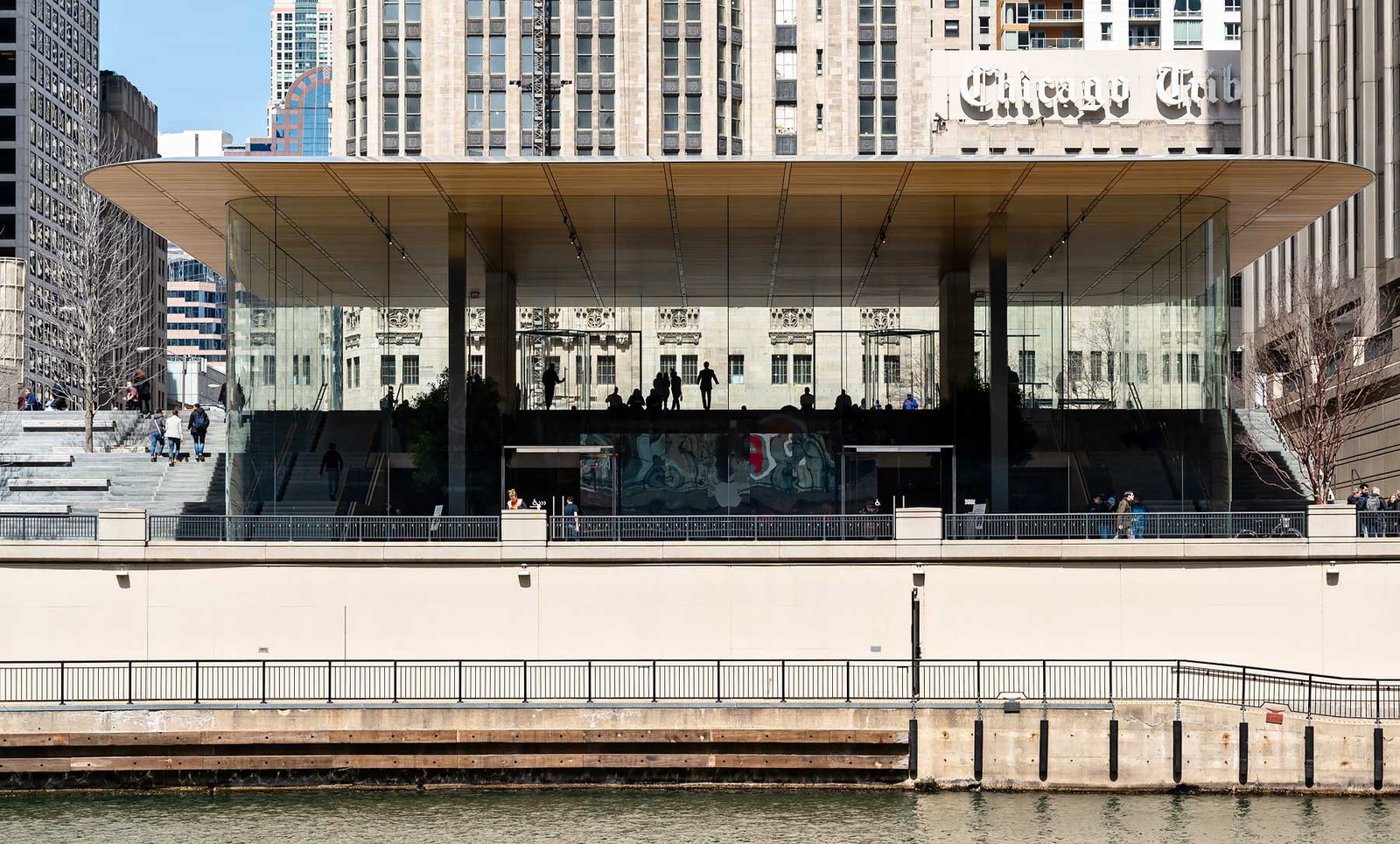 Apple Store in Chicago. The 15 Best Things to Do and See in Chicago