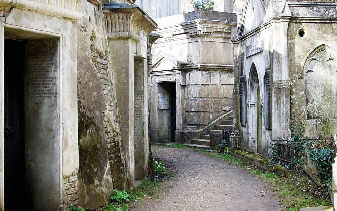 Spotting dead celebrities at Highgate Cemetery