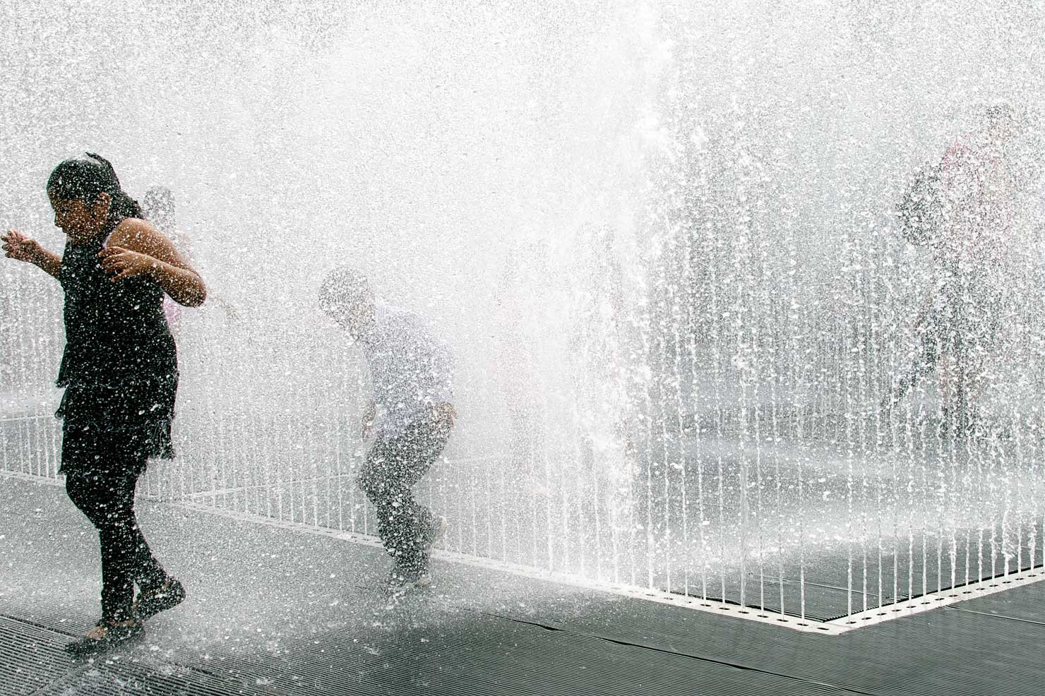 South Bank London - Jeppe Hein Appearing Rooms Fountain