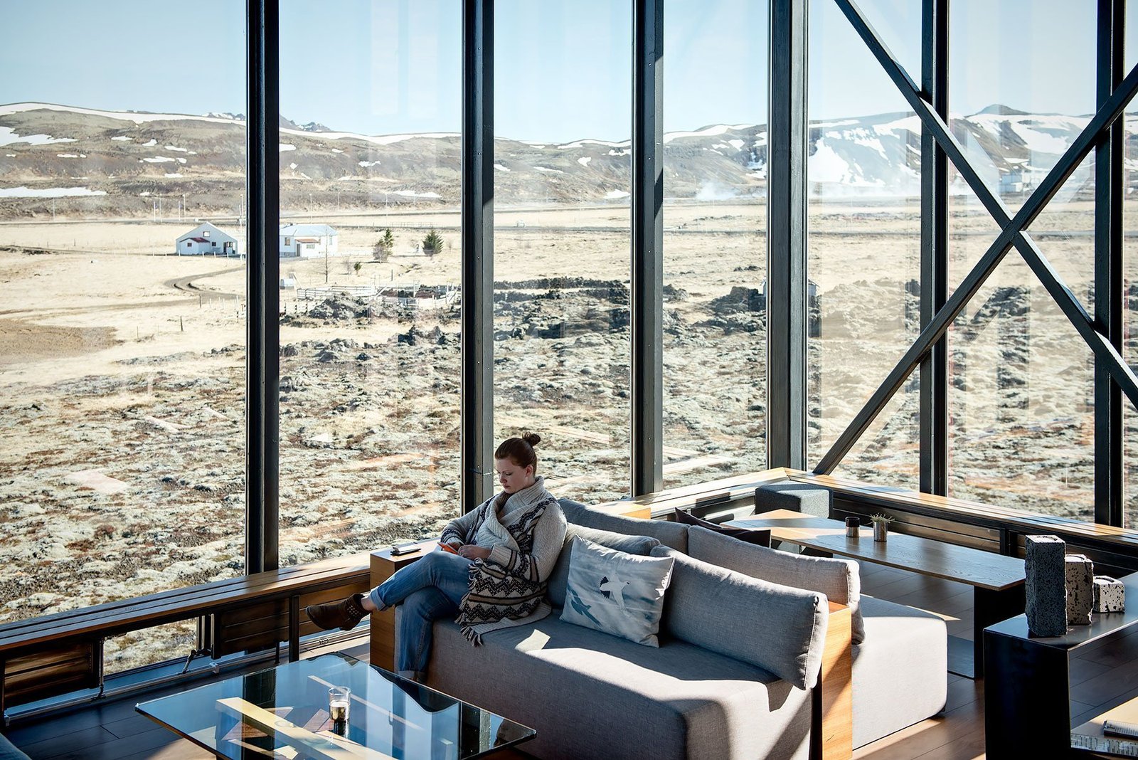 Where to stay in Iceland: ION Hotel, a luxury design hotel near the Golden Circle. The Northern Lights bar.