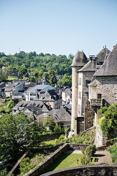 Where to stay in Corrèze (France)? I loved staying at the beautiful boutique hotel Hotel Joyet de Maubec in Uzerche.