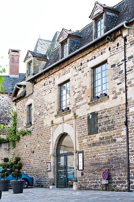 Where to stay in Corrèze (France)? I loved staying at the beautiful boutique hotel Hotel Joyet de Maubec in Uzerche.
