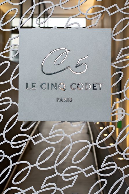 Le Cinq Codet in Paris, a modern luxurious 5-star hotel in the 7th arrondissement. Next to Les Invalides and walking distance from the Eiffel Tower. Full review on urbanpixxels.com.