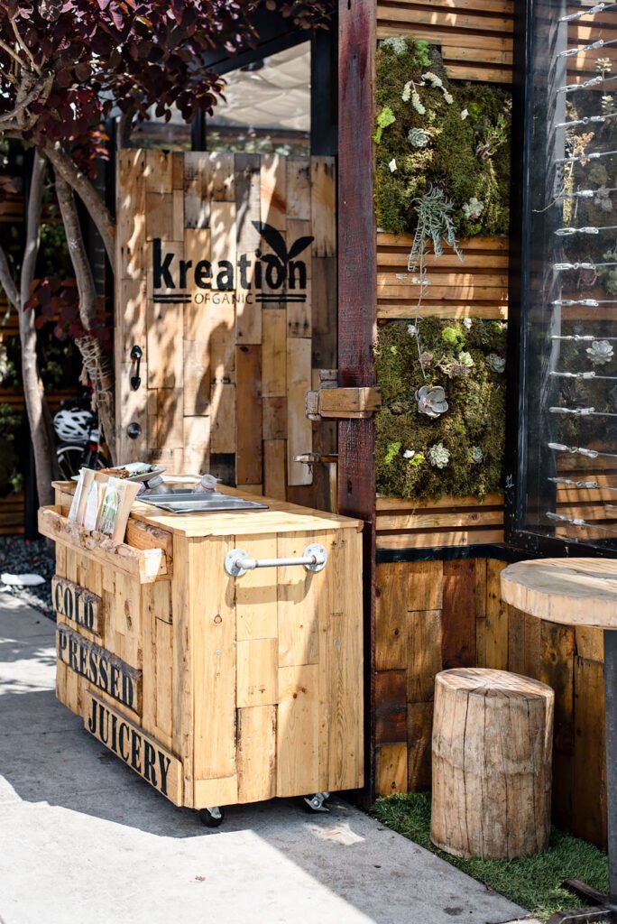 9 amazing & yummy places to eat healthy in Los Angeles - Kreation Organic Juicery in Venice