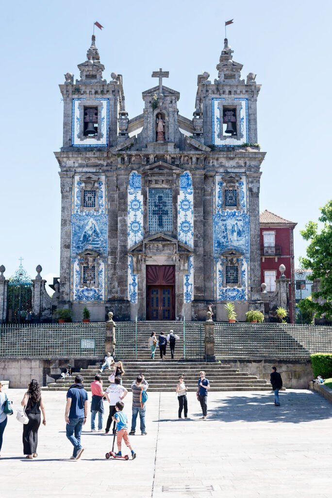 Weekend in Porto - 6 Experiences you don't want to miss. Igreja Parochial de Santo Ildefonso, Church with blue and white tiles