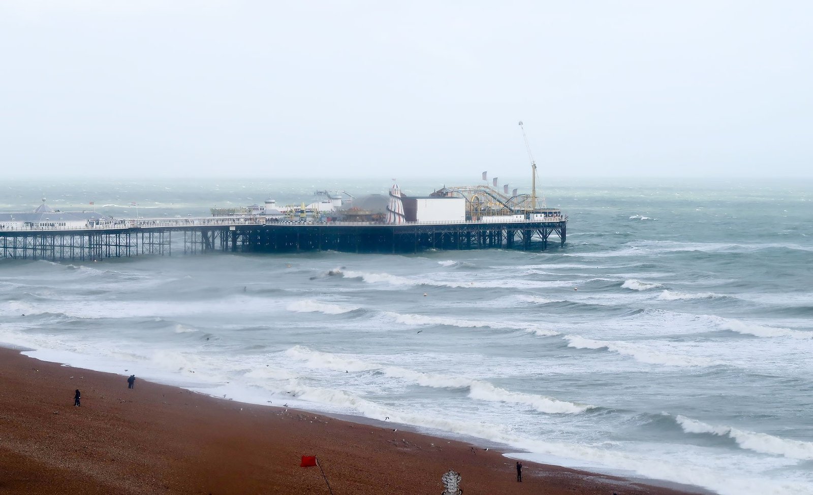 Brighton - Day Trip from London, Things to Do. Brighton Beach and Pier during storm