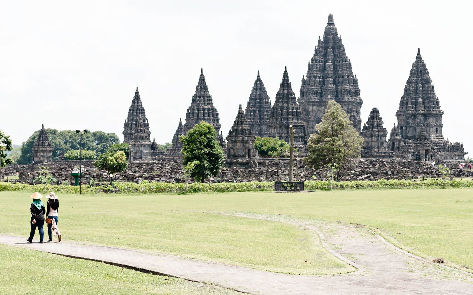 8 Interesting Things to Do and See in Yogyakarta | Prambanan Temples