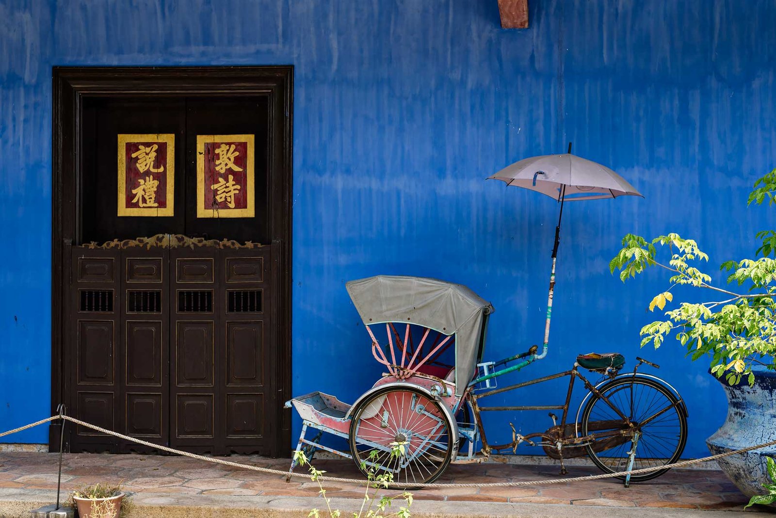 Photos that will make you want to visit Malaysia's Food Capital, George Town in Penang, Malaysia | The Blue Mansion