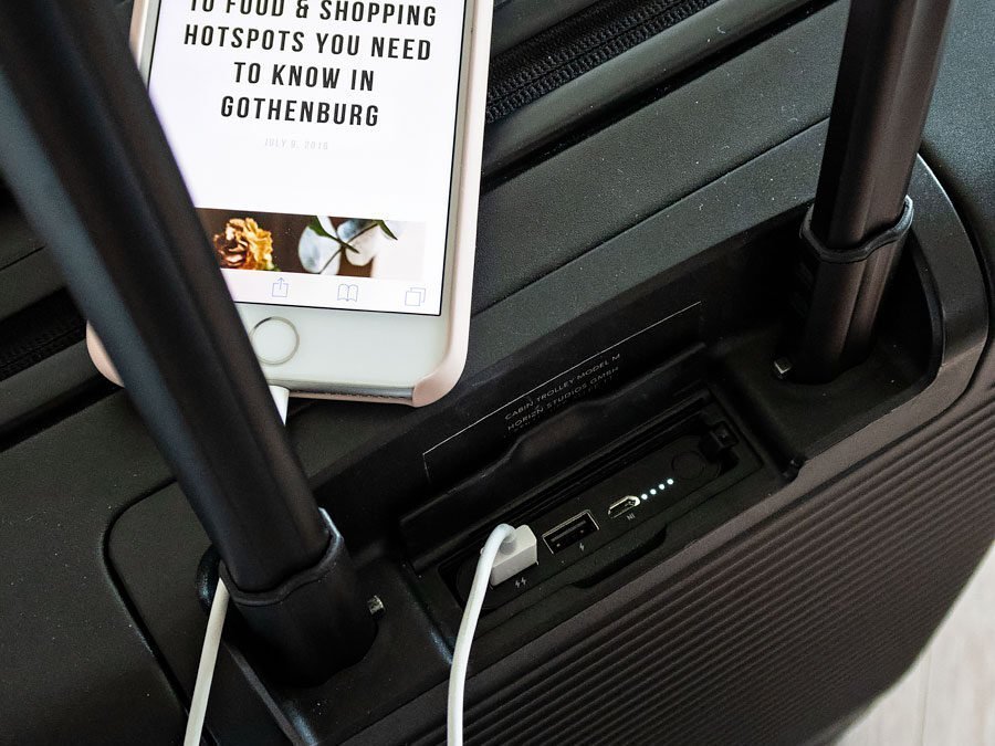 The Battle of the Smart Suitcases: Away vs Horizn Studios