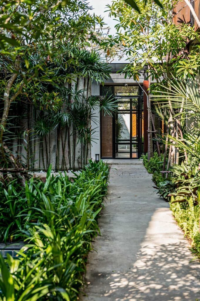 Where to stay in Chiang Mai: tips for the best areas and a review of 4 boutique hotels | Cherlock Hotel in Nimman
