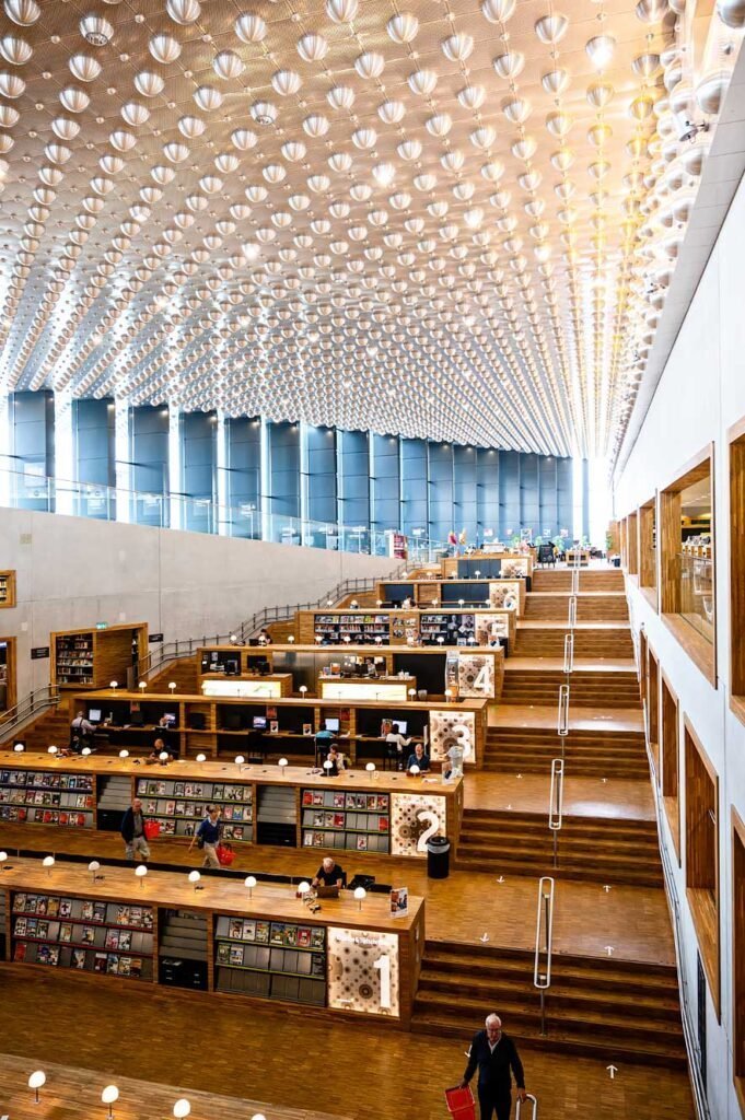 Moderne bibliotheek in Amersfoort