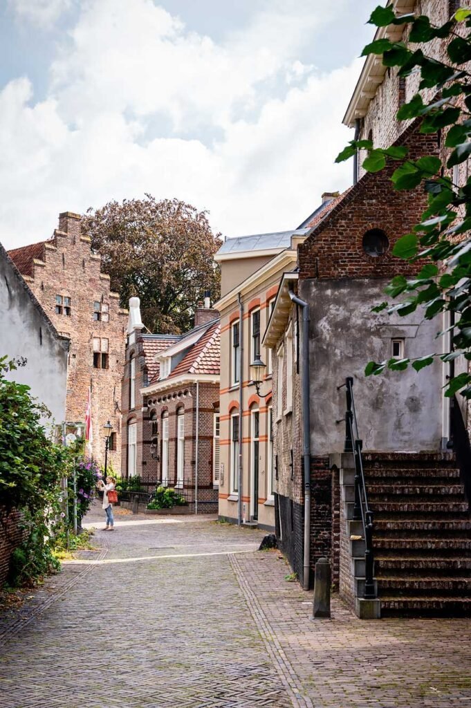 Muurhuizen, de historische straat met mooie oude huizen in Amersfoort