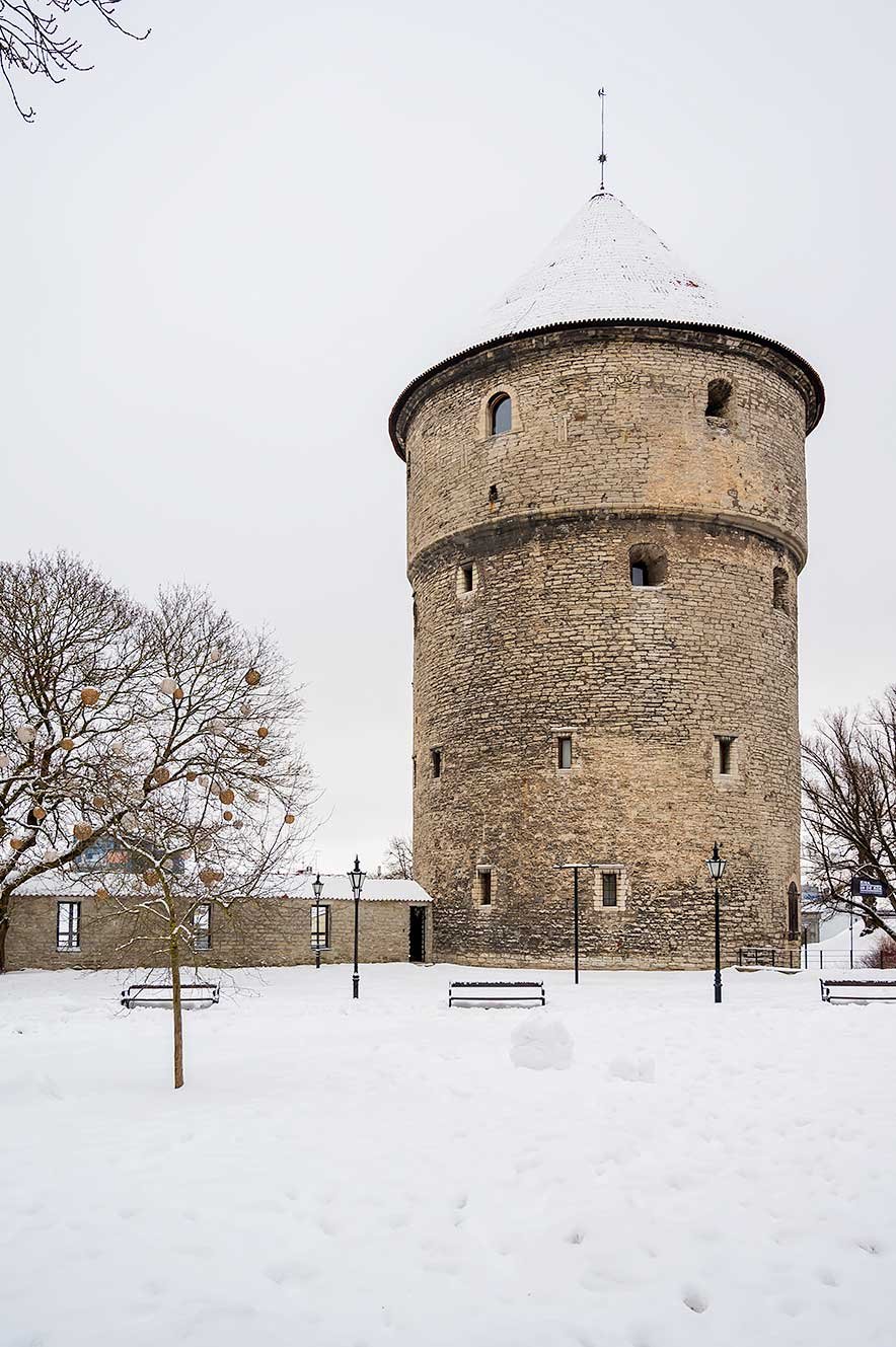 Kiek in de Kok toren in Tallinn in de winter