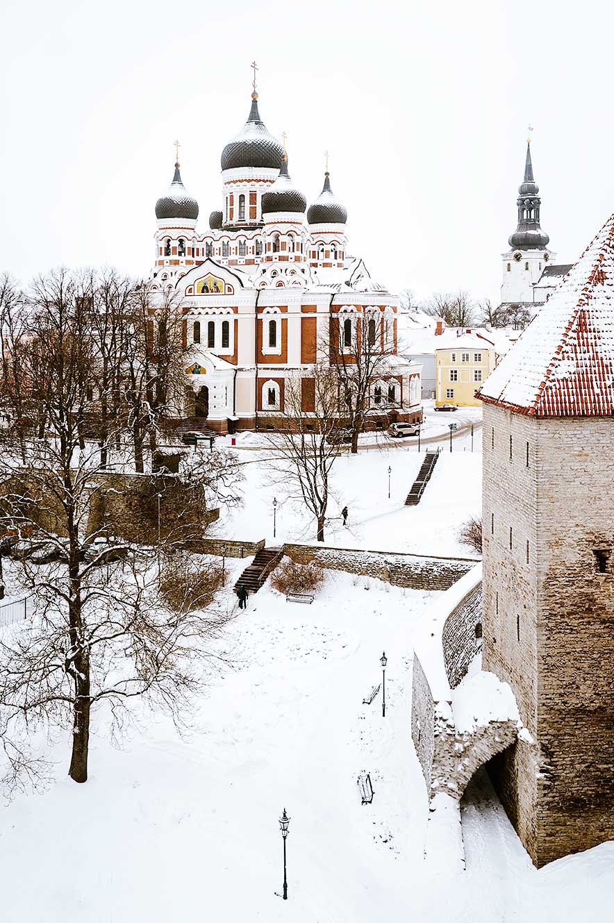 Alexander Nevsky kathedraal in Tallinn vanuit de Kiek in de Kok toren