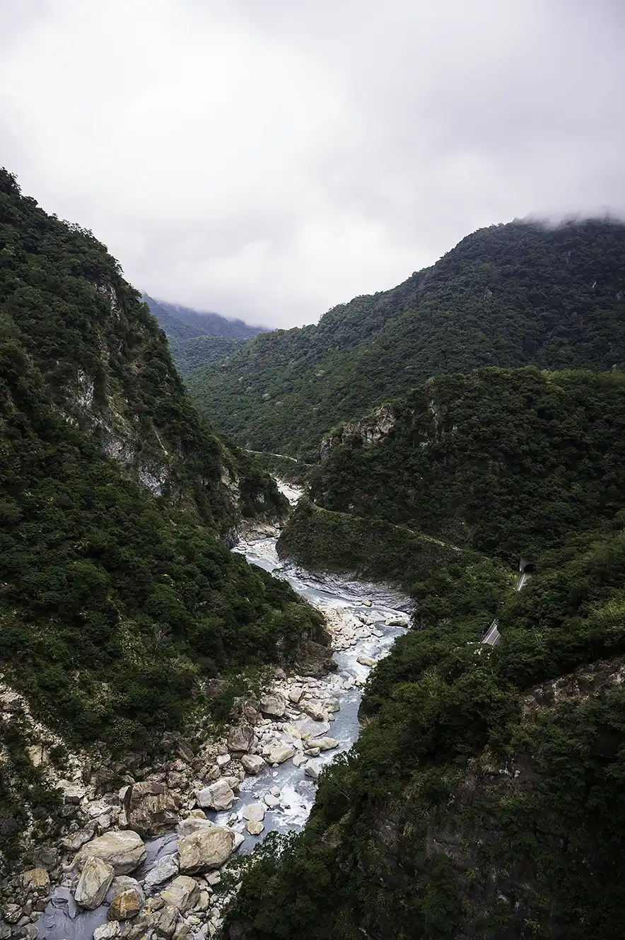 Dagtrip Taroko Gorge National Park vanuit Hualien Buluowan suspension bridge (hangbrug)