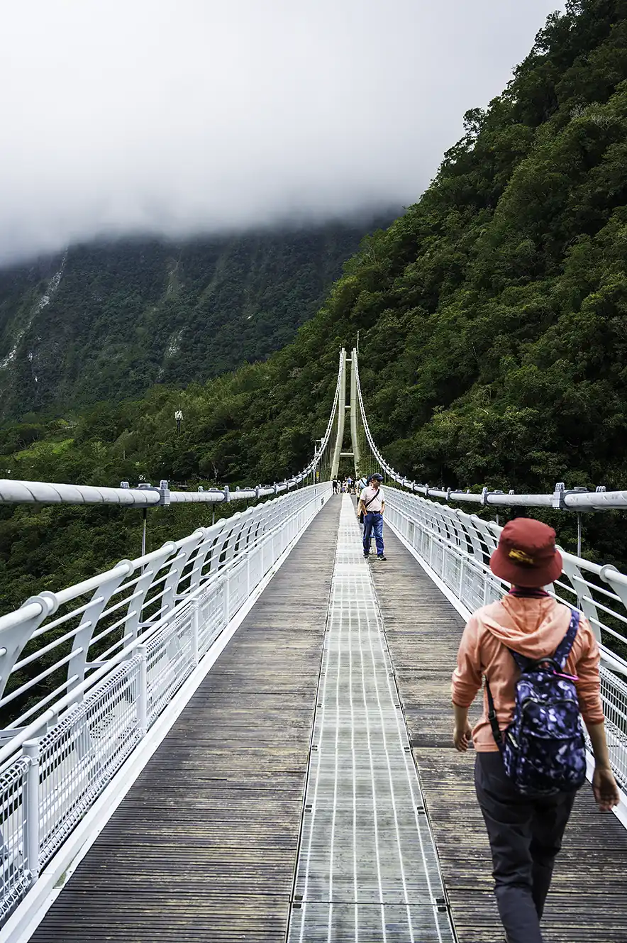 Dagtrip Taroko Gorge National Park vanuit Hualien Buluowan suspension bridge (hangbrug)