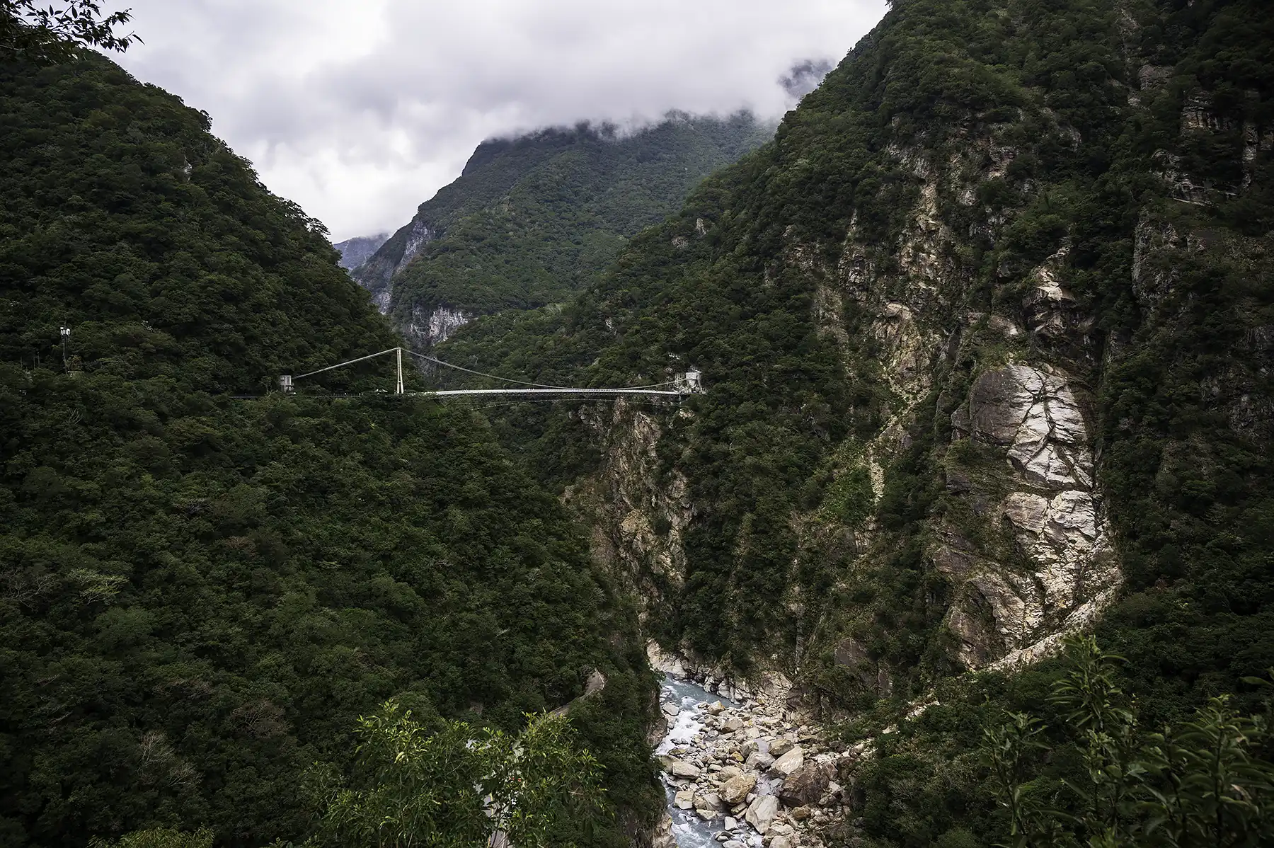 Buluowan suspension bridge (hangbrug) in Taroko Gorge