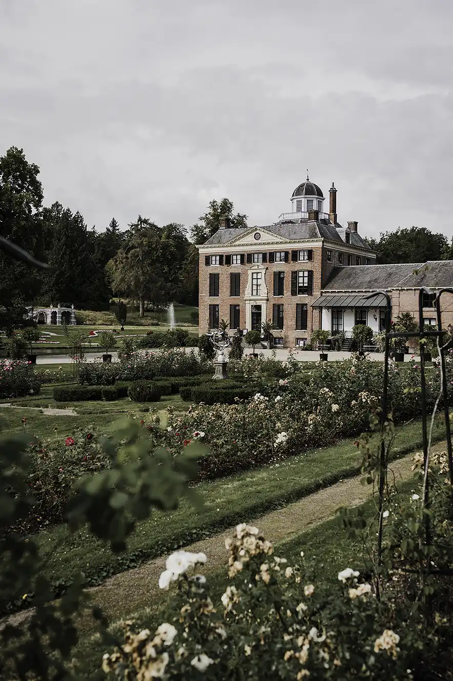 Kasteel Rosendael , een middeleeuws kasteel in de buurt van nationaal park Veluwezoom 