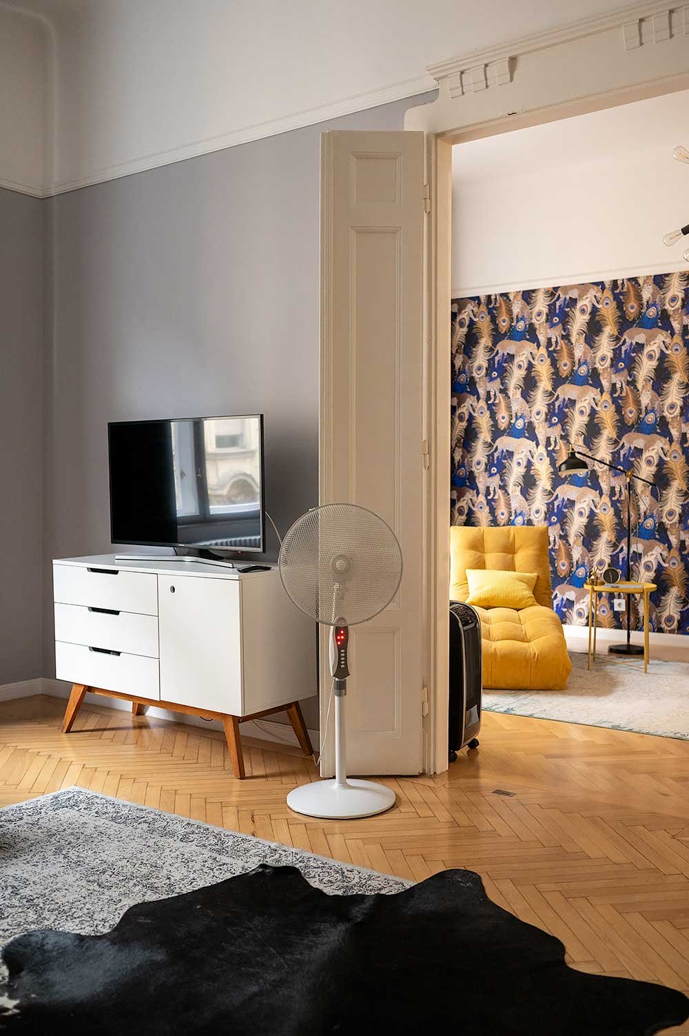 Where to stay in Budapest? A beautiful modern apartment in the  Terézváros area that you can book via Airbnb