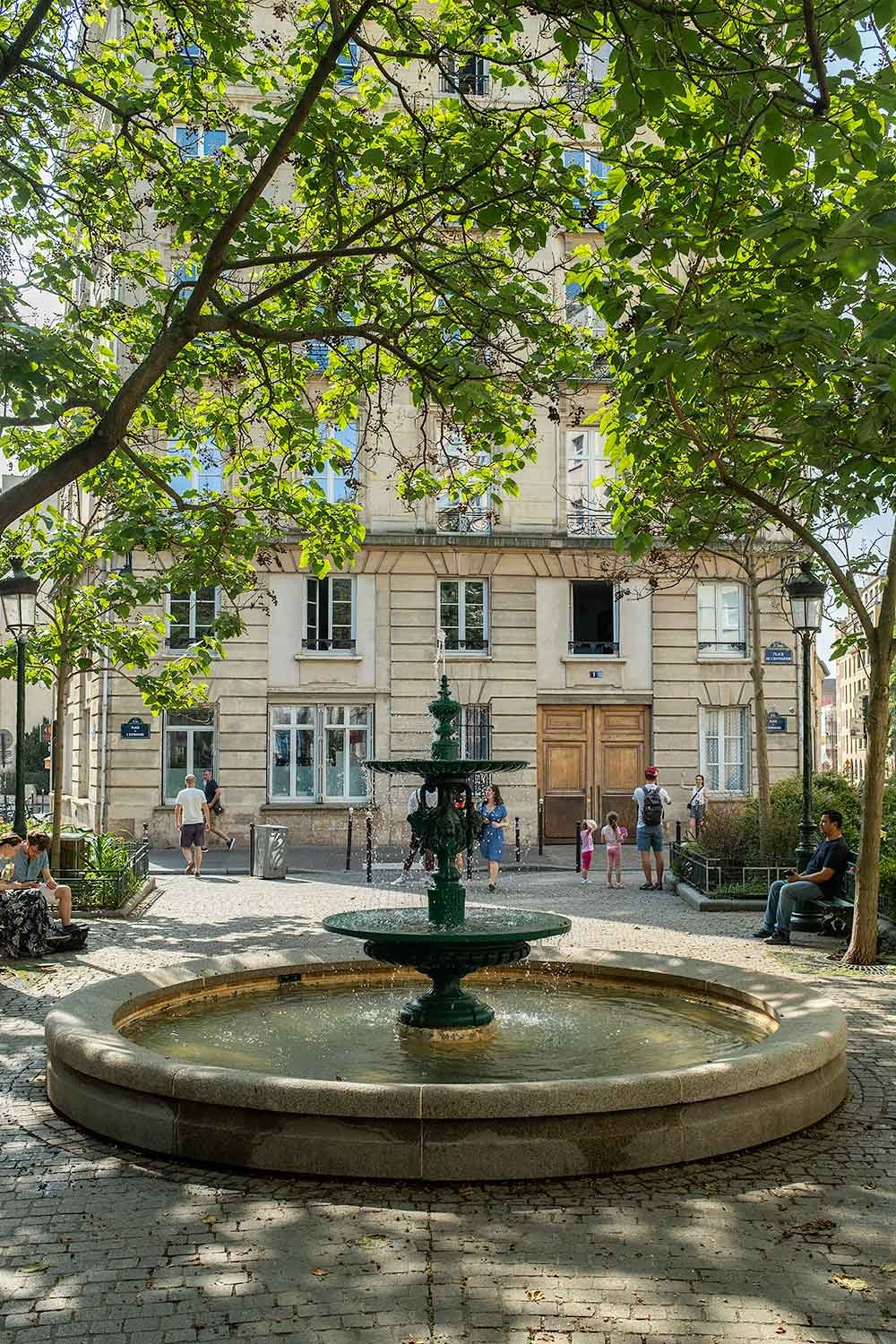 The apartment of Emily in Paris in the 5th arrondissement of Paris