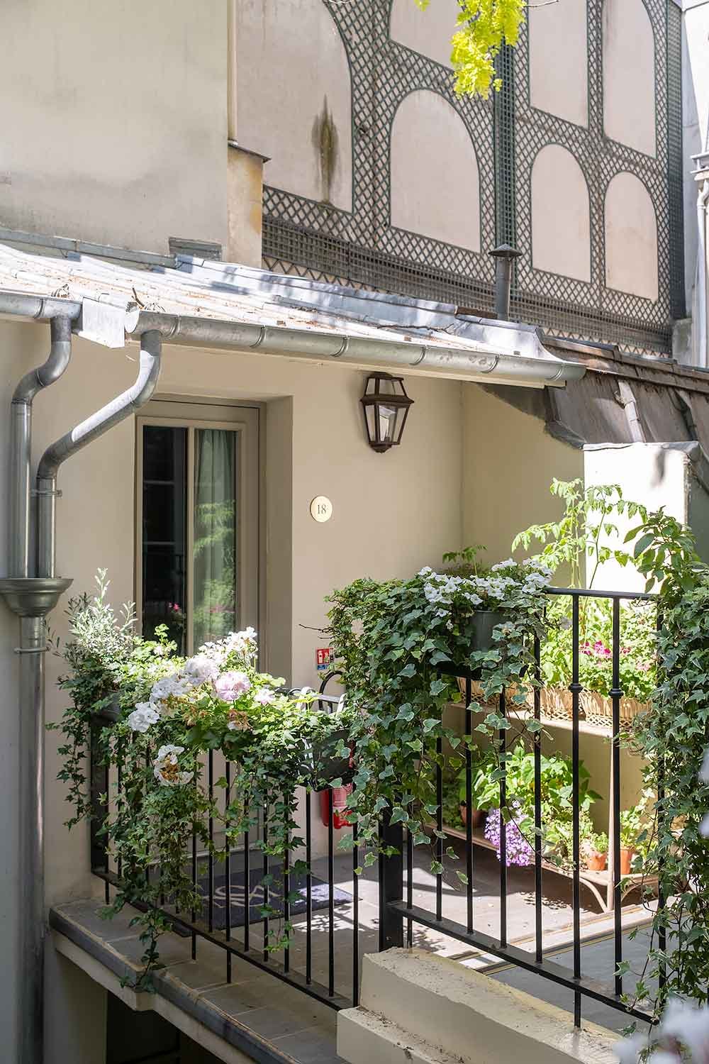 Madeleine de Senlis is a boutique hotel in Paris near Jardin du Luxembourg, room 18 entrance