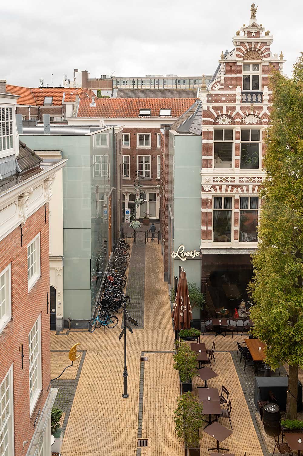 View of courtyard Haagsche Bluf seen from a room at The Collector hotel