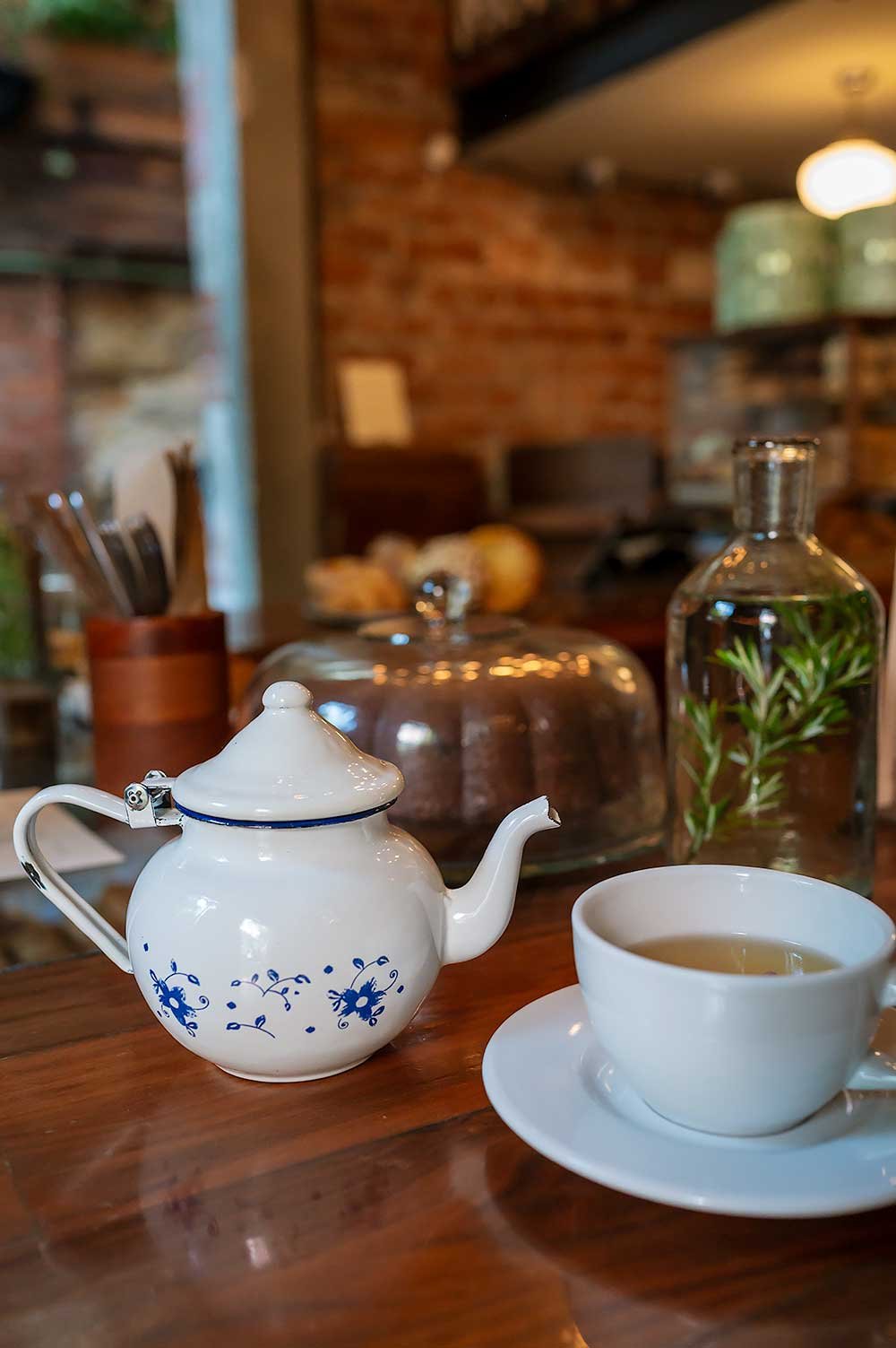 Thee bij Cafe Nin, een van de leukste cafés in Juarez, Mexico City