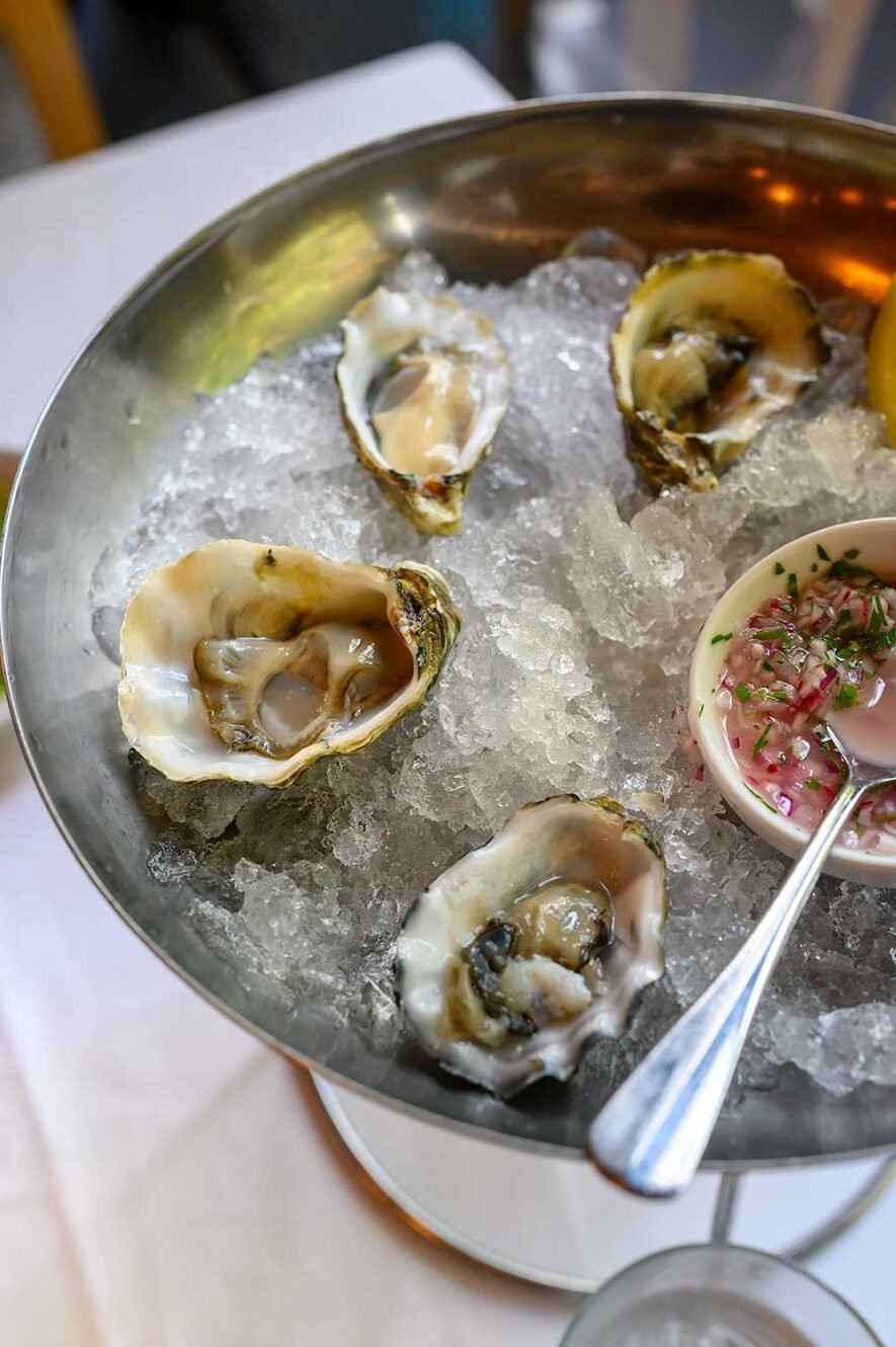 Oesters bij Contramar, het beroemde vis restaurant in Mexico City en een van de beste plekken om te eten