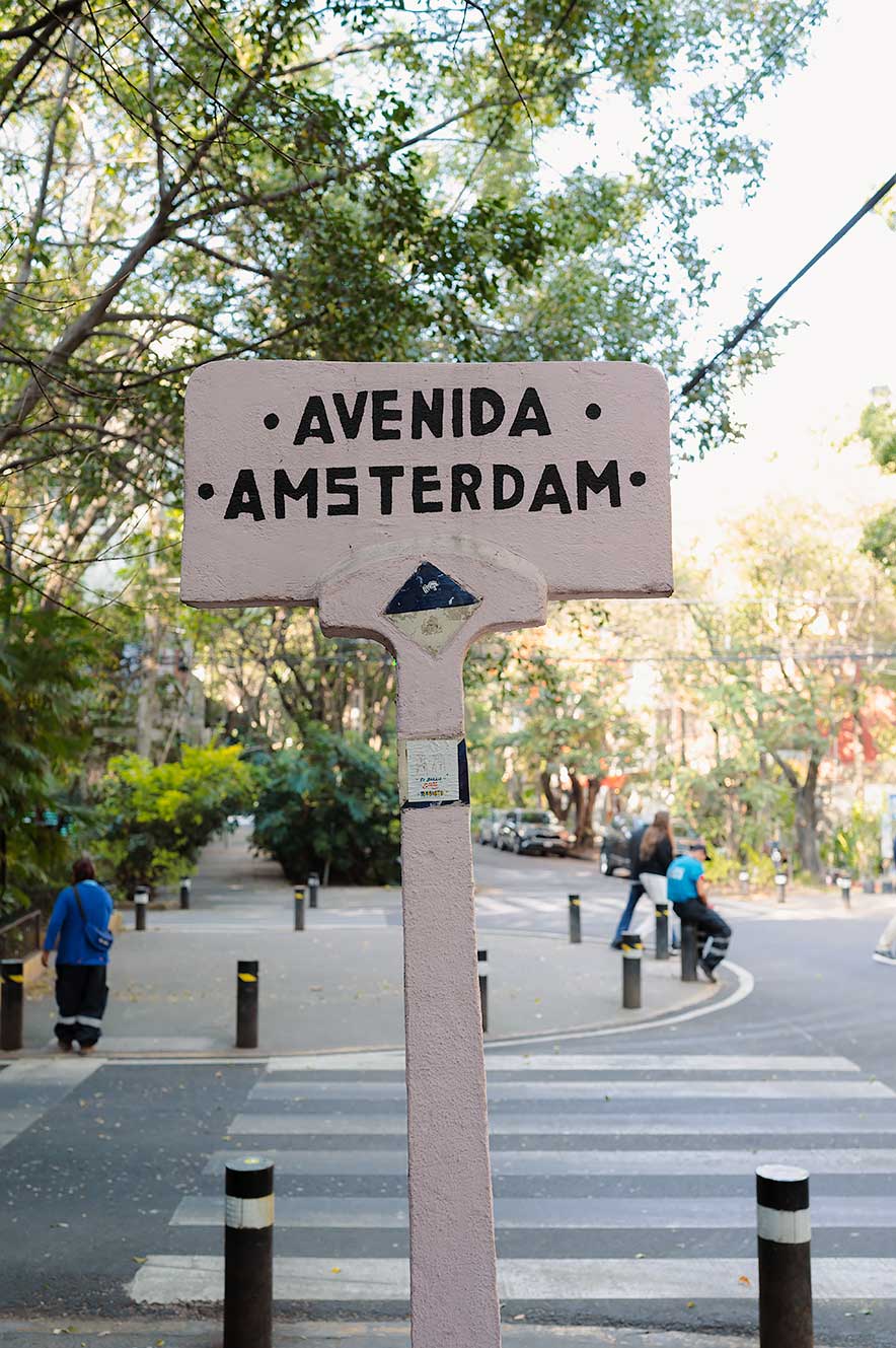 Avenue Amsterdam, the hipódromo, in Mexico City