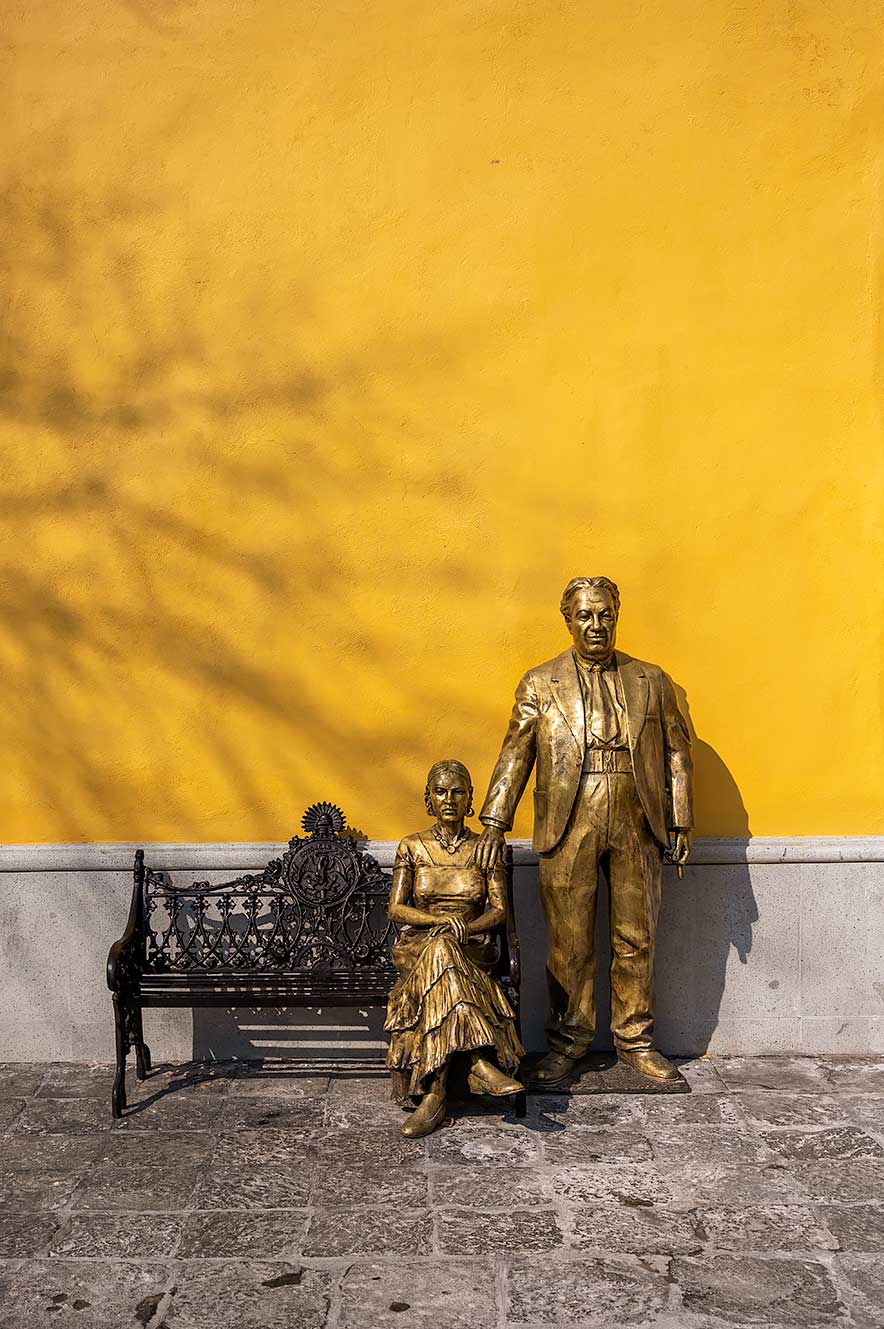 Statue of Frida Kahlo and Diego Rivera in Coyoacan, Mexico City