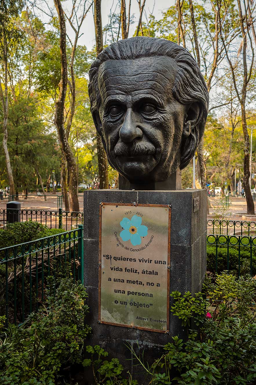Statue of Albert Einstein in Parque México, Condesa - Mexico City
