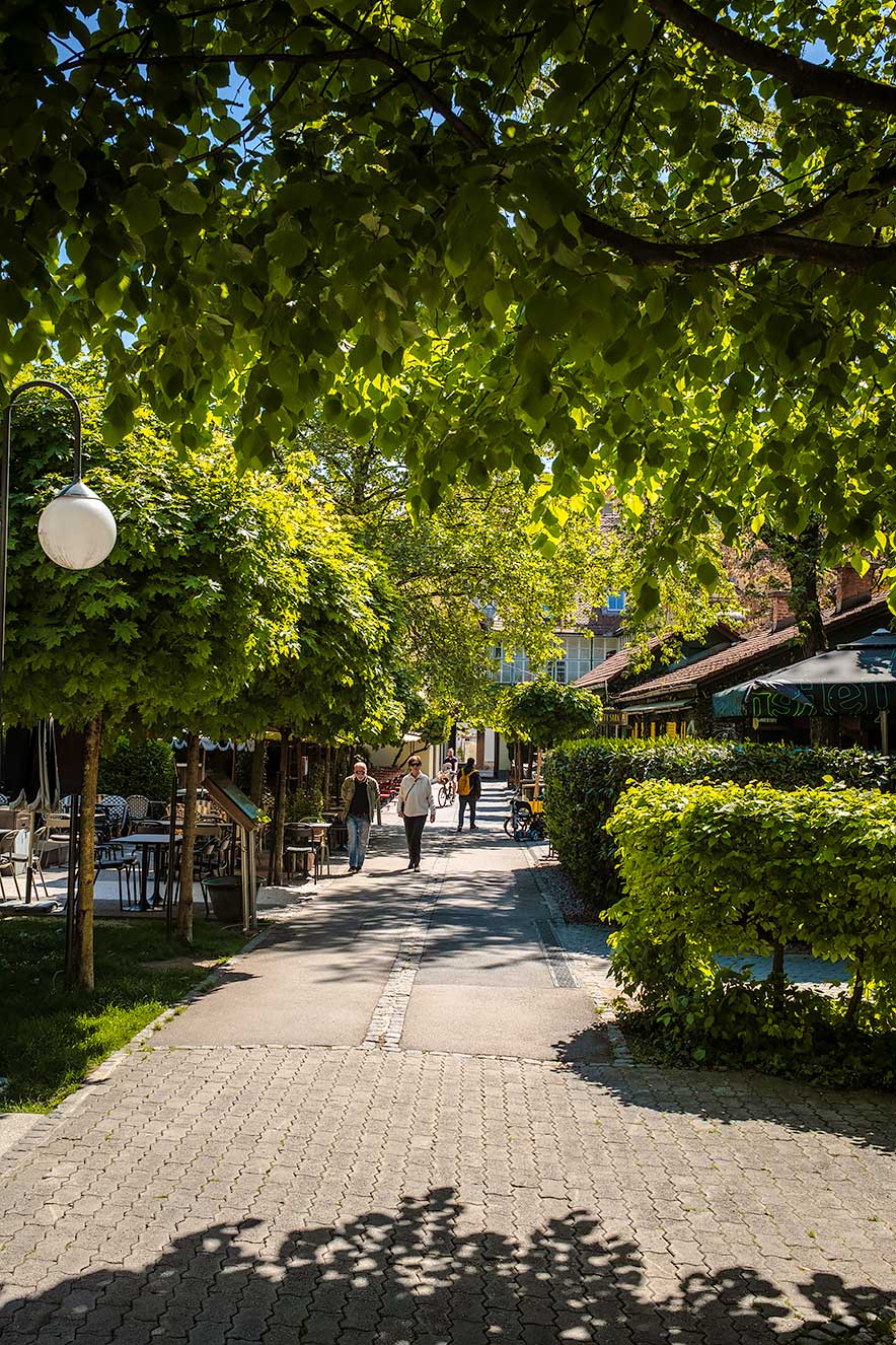 Knafljev prehod, multiple restaurants and bars in Ljubljana